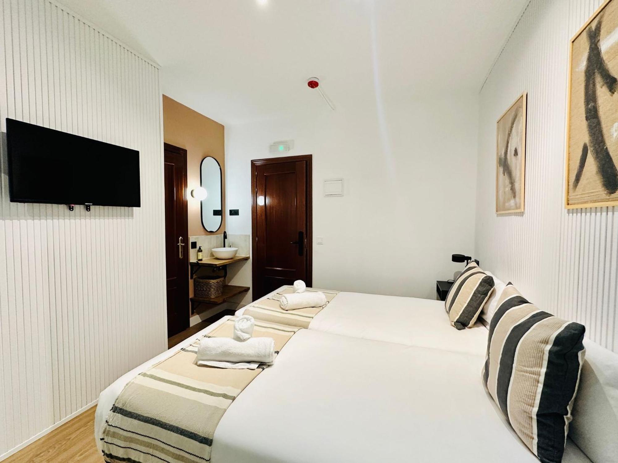 Autentic Boutique Moncloa Madrid Eksteriør billede